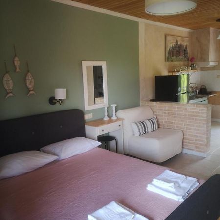 Achillion B&B Paralía Skotínis 外观 照片