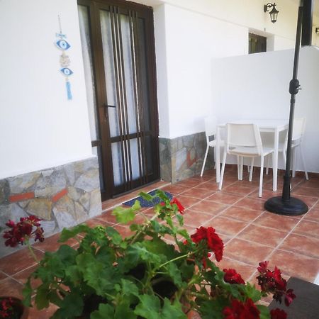 Achillion B&B Paralía Skotínis 外观 照片
