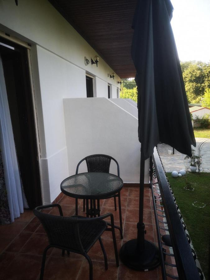 Achillion B&B Paralía Skotínis 外观 照片